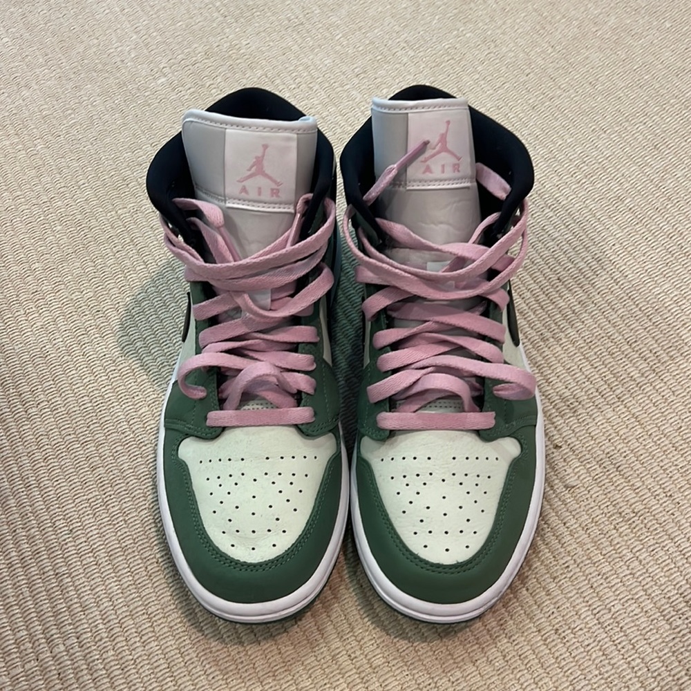 Air Jordan’s green, black and pink laces